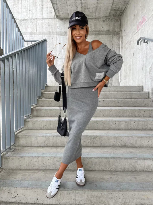Mikaela© | Stilig og attraktivt sett med kjole og genser